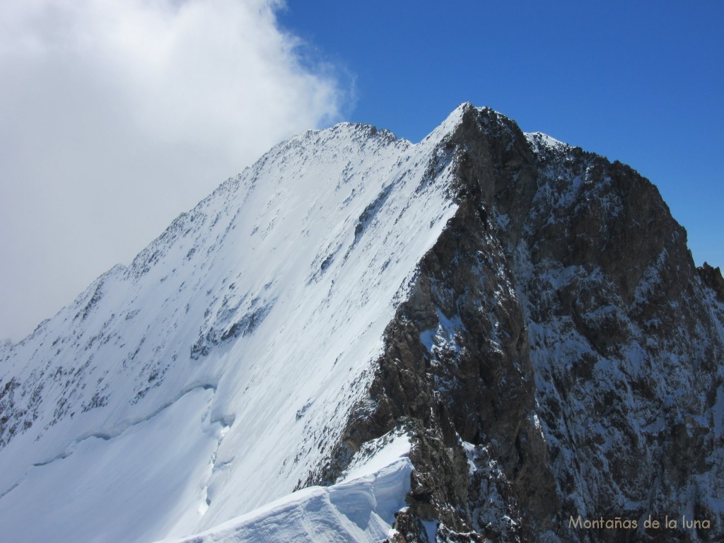 Barre Des Écrins y Pic de Lory desde la cima de la Dôme de Niege. Subida por la cresta